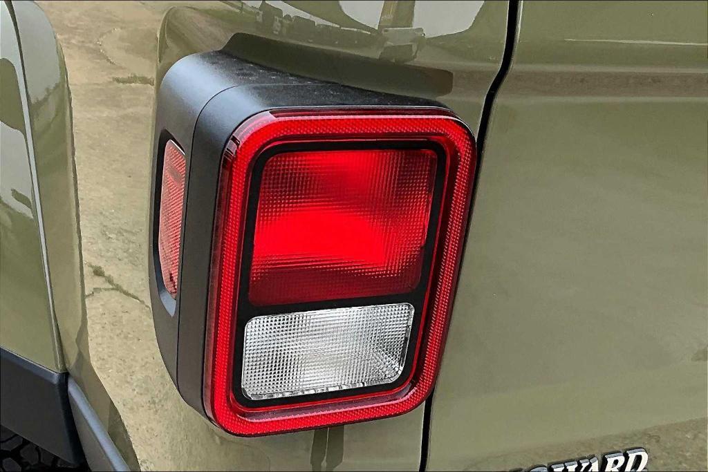 new 2025 Jeep Gladiator car, priced at $43,839