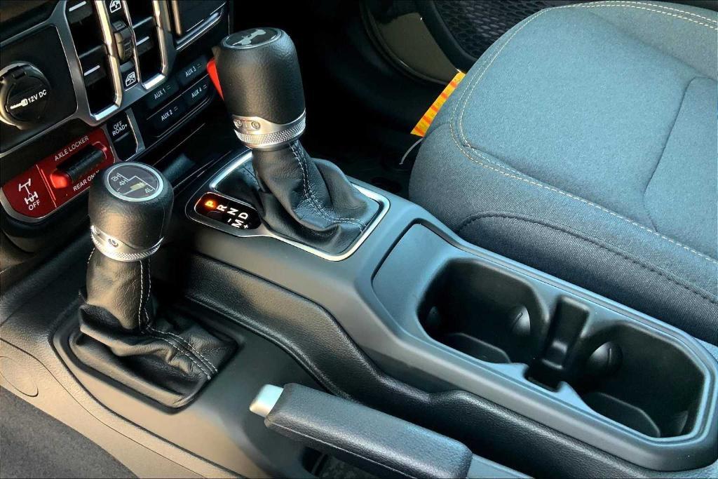 new 2025 Jeep Wrangler car, priced at $47,275