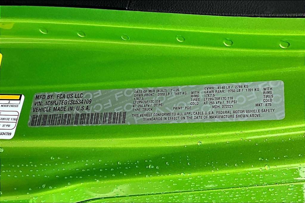 new 2025 Jeep Gladiator car, priced at $52,657