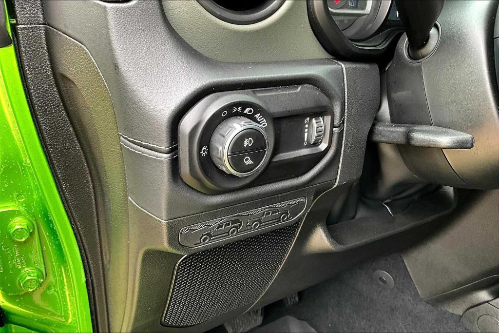 new 2025 Jeep Gladiator car, priced at $52,657