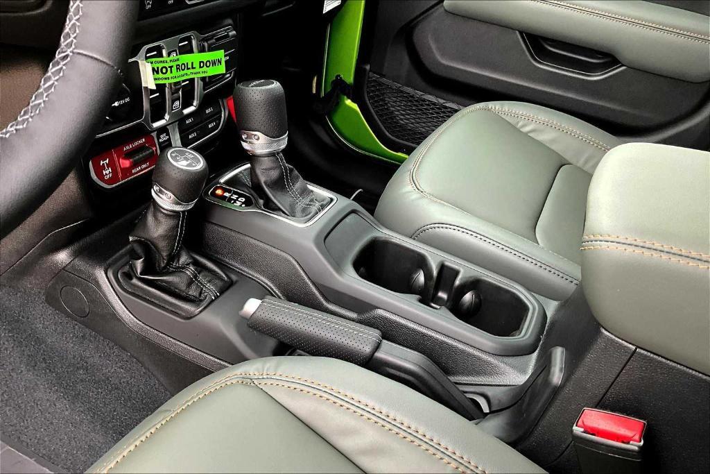 new 2025 Jeep Gladiator car, priced at $52,657