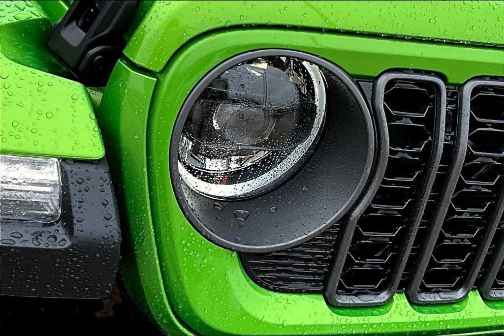 new 2025 Jeep Gladiator car, priced at $52,657