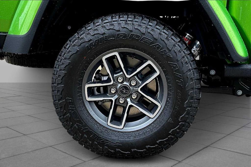 new 2025 Jeep Gladiator car, priced at $52,657