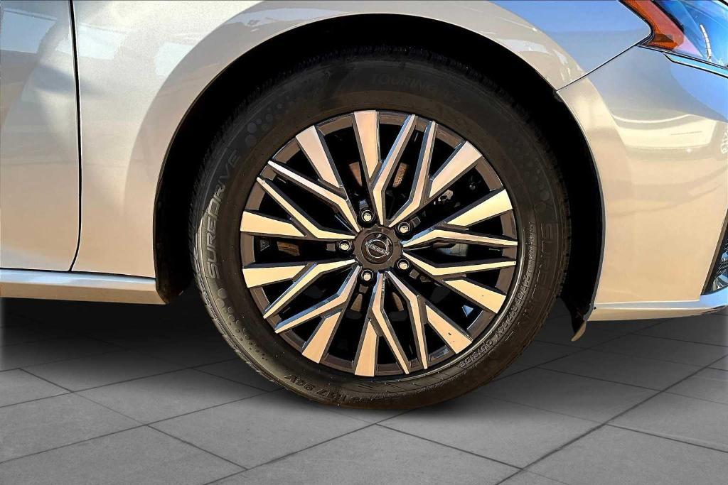 used 2023 Nissan Altima car, priced at $21,062
