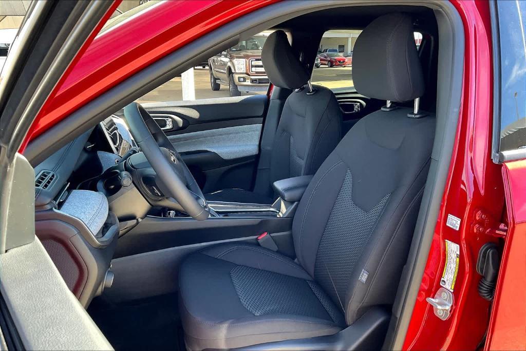 new 2025 Jeep Compass car, priced at $24,999