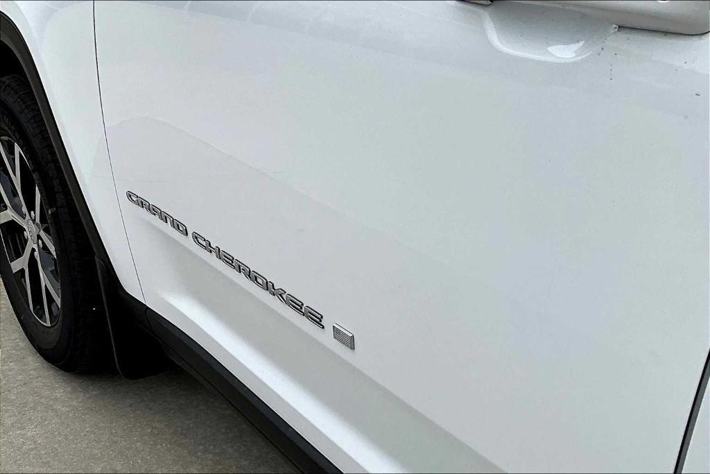 new 2025 Jeep Grand Cherokee L car, priced at $41,325