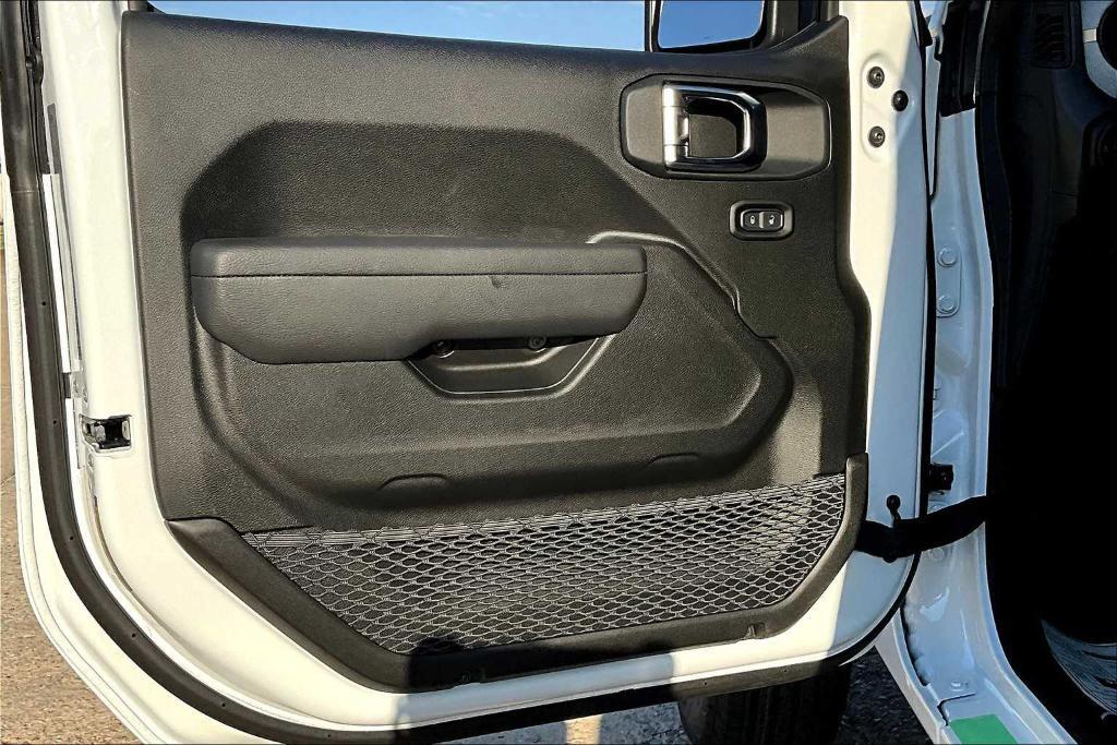 new 2026 Jeep Wrangler car, priced at $34,285