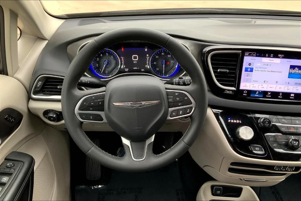 used 2023 Chrysler Pacifica car, priced at $23,993