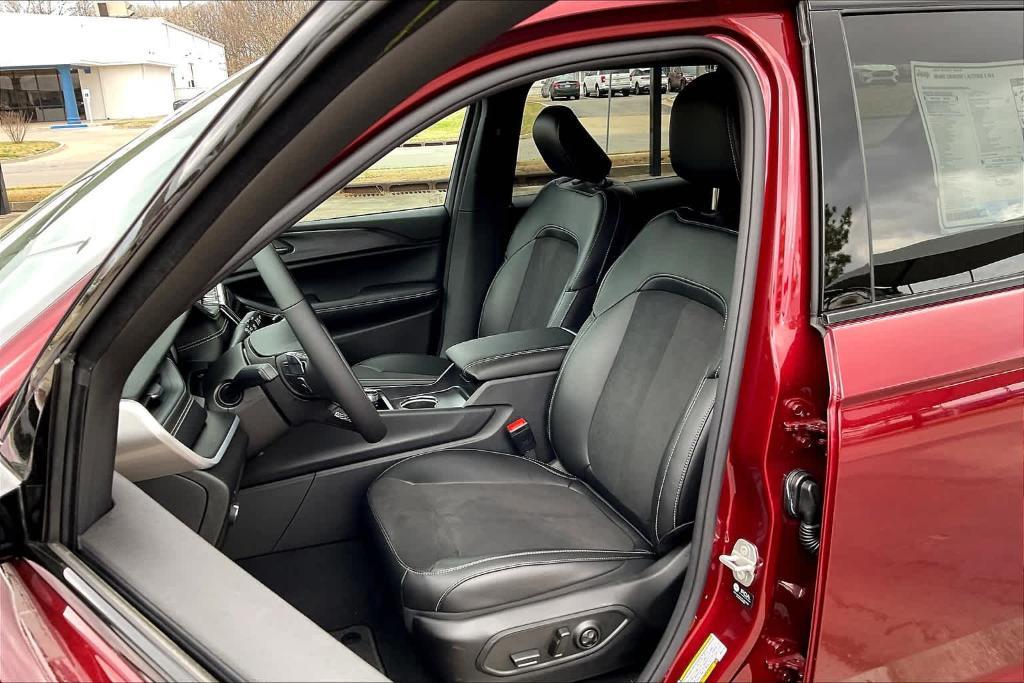 new 2024 Jeep Grand Cherokee L car, priced at $44,419