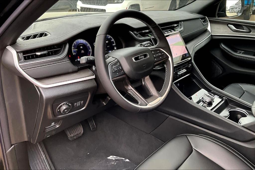 new 2025 Jeep Grand Cherokee car, priced at $38,145