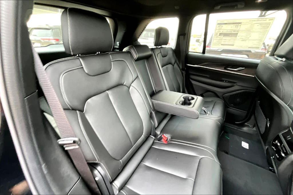 new 2025 Jeep Grand Cherokee car, priced at $38,145