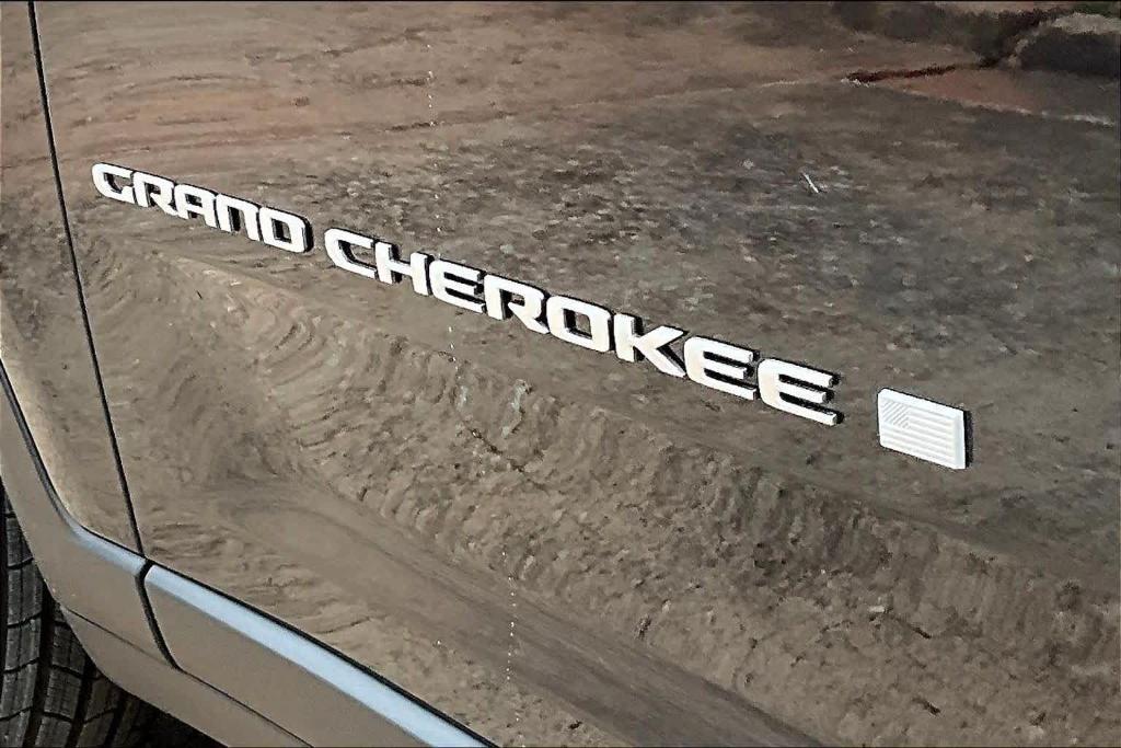 new 2025 Jeep Grand Cherokee car, priced at $38,145