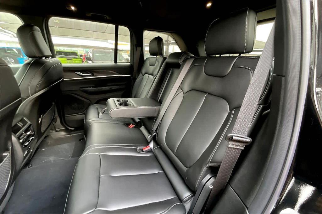 new 2025 Jeep Grand Cherokee car, priced at $38,145