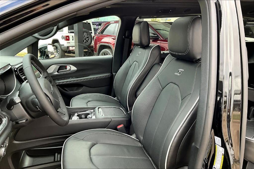 new 2026 Chrysler Pacifica car, priced at $45,850