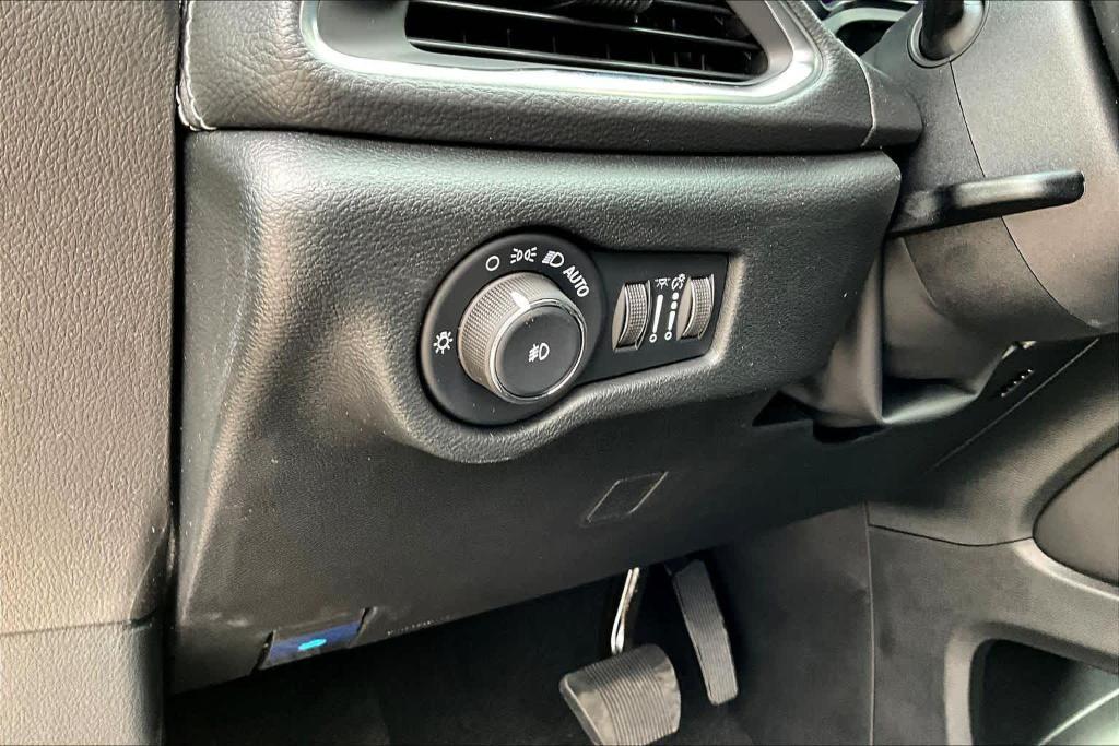 new 2026 Chrysler Pacifica car, priced at $45,850