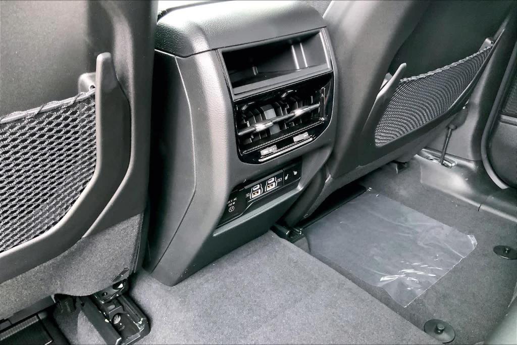 new 2025 Jeep Grand Cherokee car, priced at $39,040