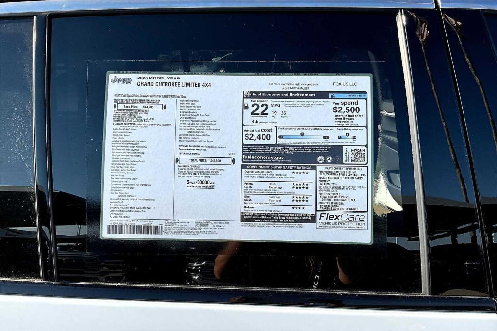 new 2025 Jeep Grand Cherokee car, priced at $38,992