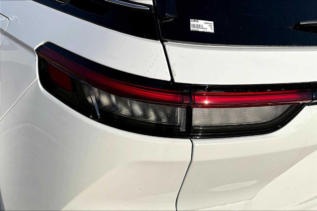 new 2025 Jeep Grand Cherokee car, priced at $38,992