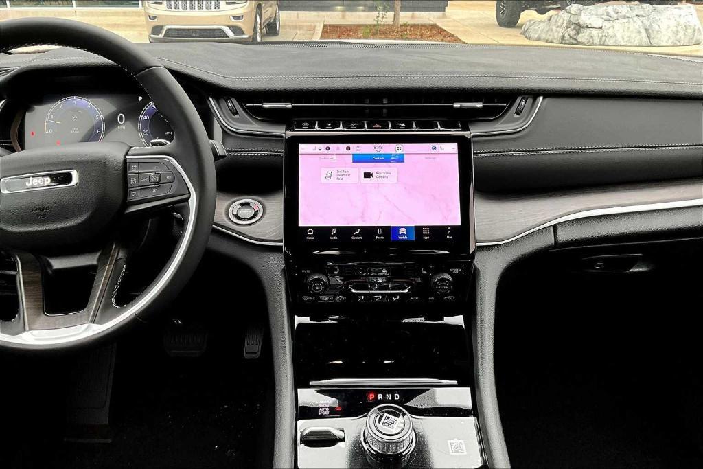 new 2025 Jeep Grand Cherokee L car, priced at $40,900