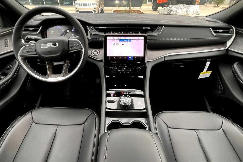 new 2025 Jeep Grand Cherokee L car, priced at $40,900