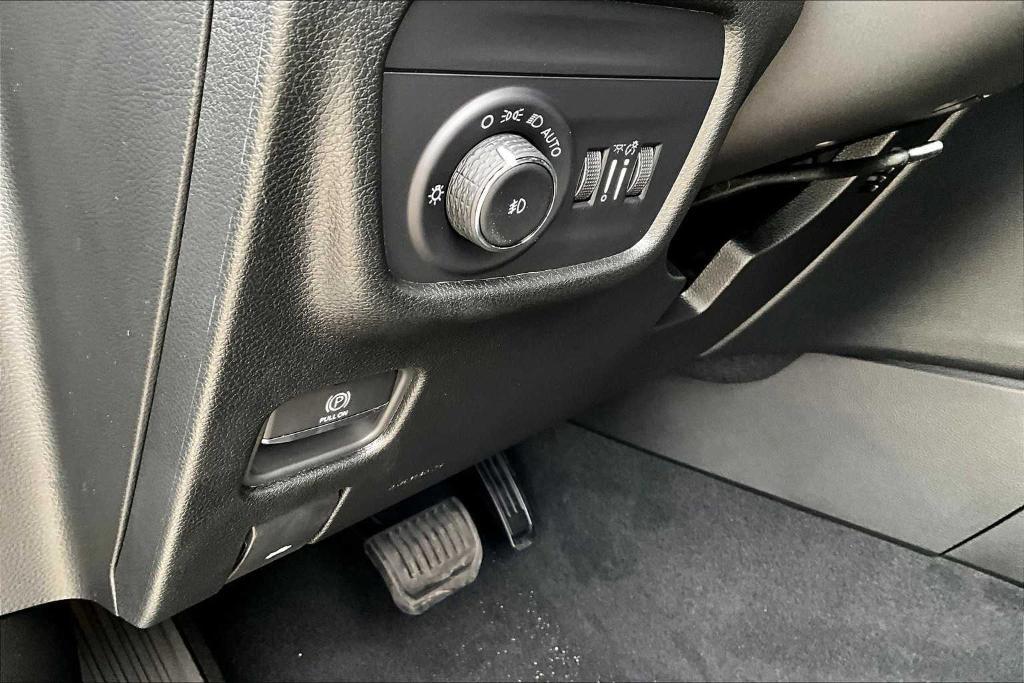 new 2025 Jeep Grand Cherokee L car, priced at $40,900