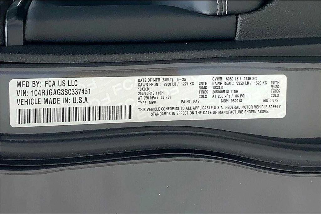 new 2025 Jeep Grand Cherokee car, priced at $36,725
