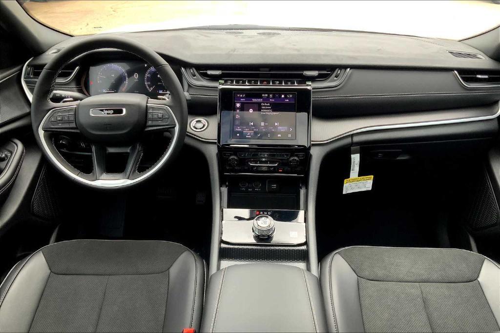 new 2025 Jeep Grand Cherokee car, priced at $37,415