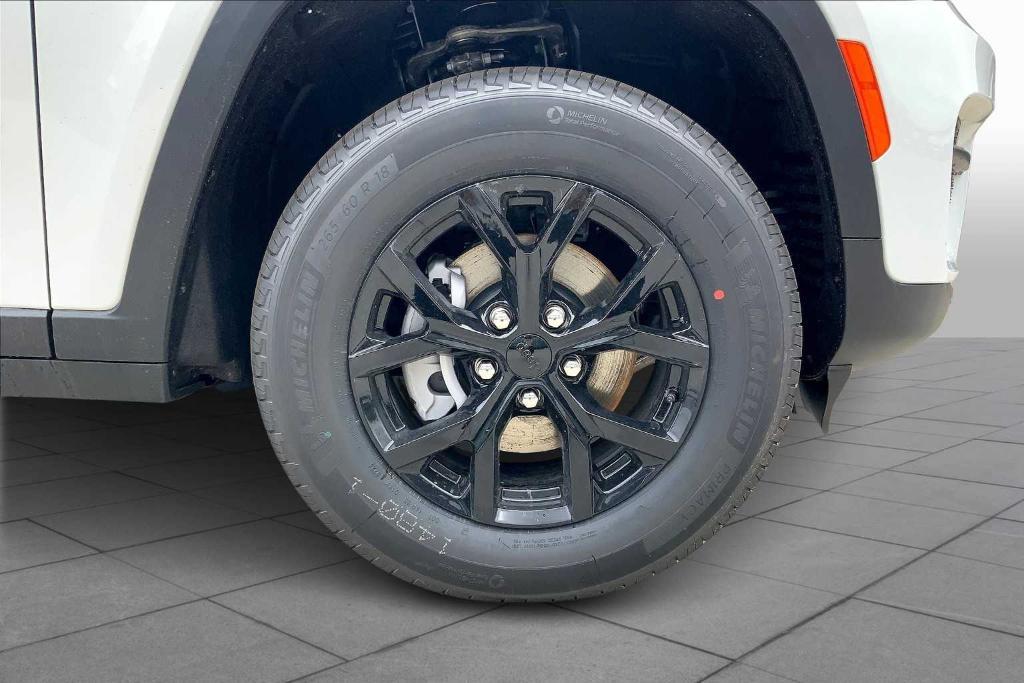 new 2025 Jeep Grand Cherokee car, priced at $37,415