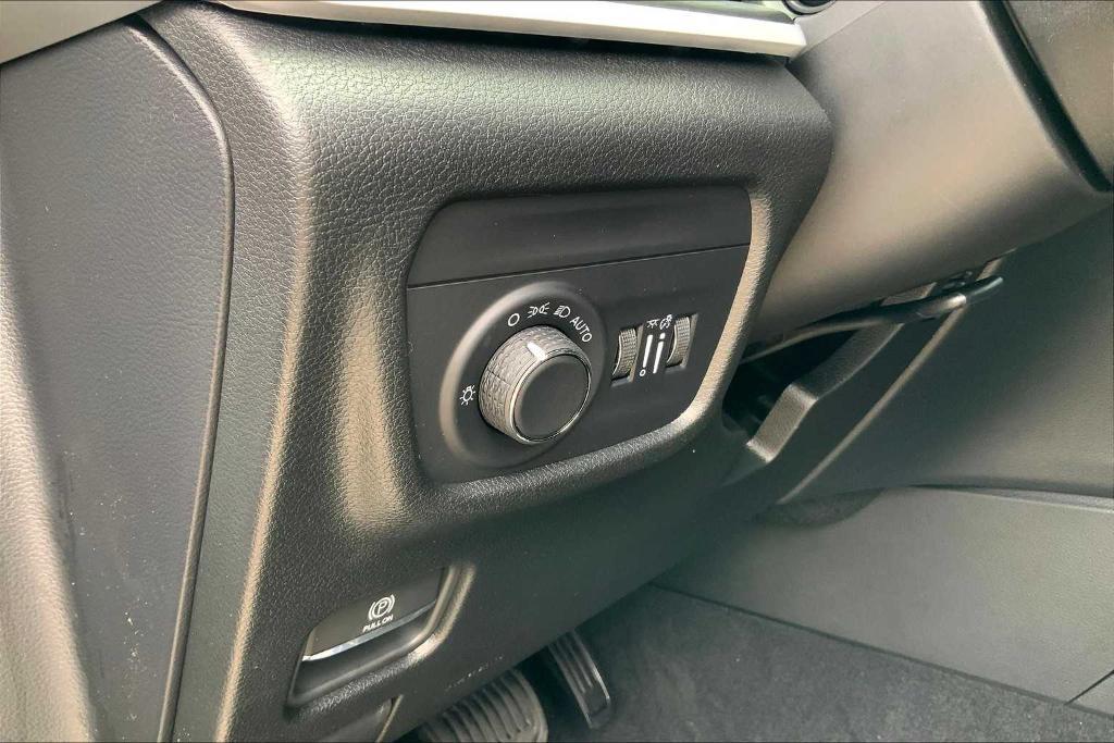 new 2025 Jeep Grand Cherokee car, priced at $37,415
