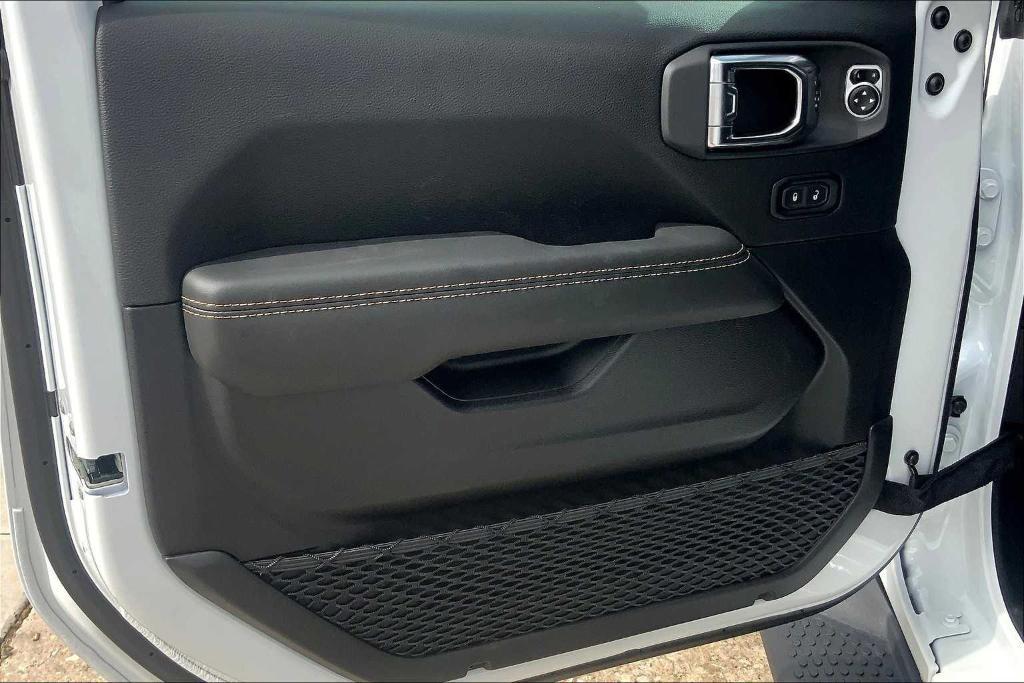 new 2025 Jeep Wrangler car, priced at $51,432