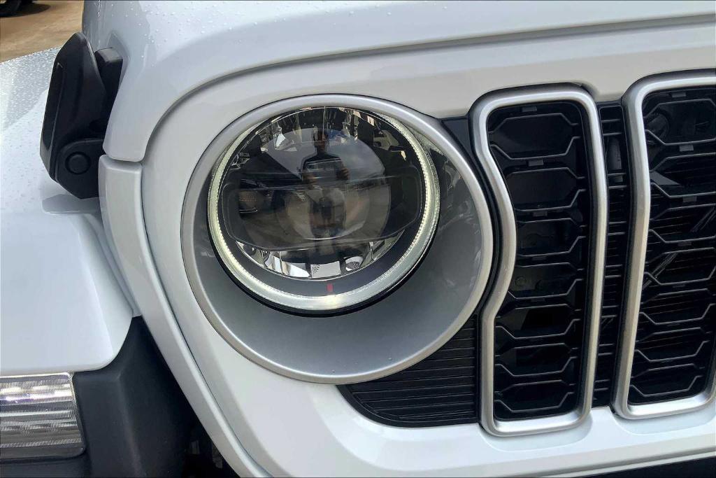 new 2025 Jeep Wrangler car, priced at $51,432