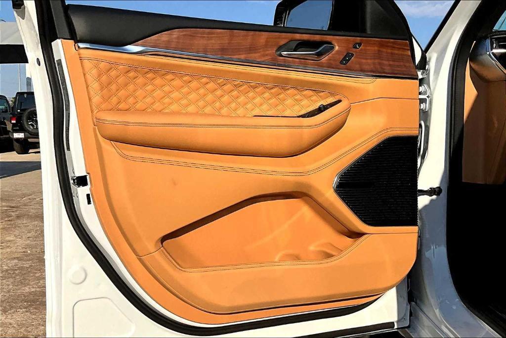 new 2025 Jeep Grand Cherokee L car, priced at $57,799