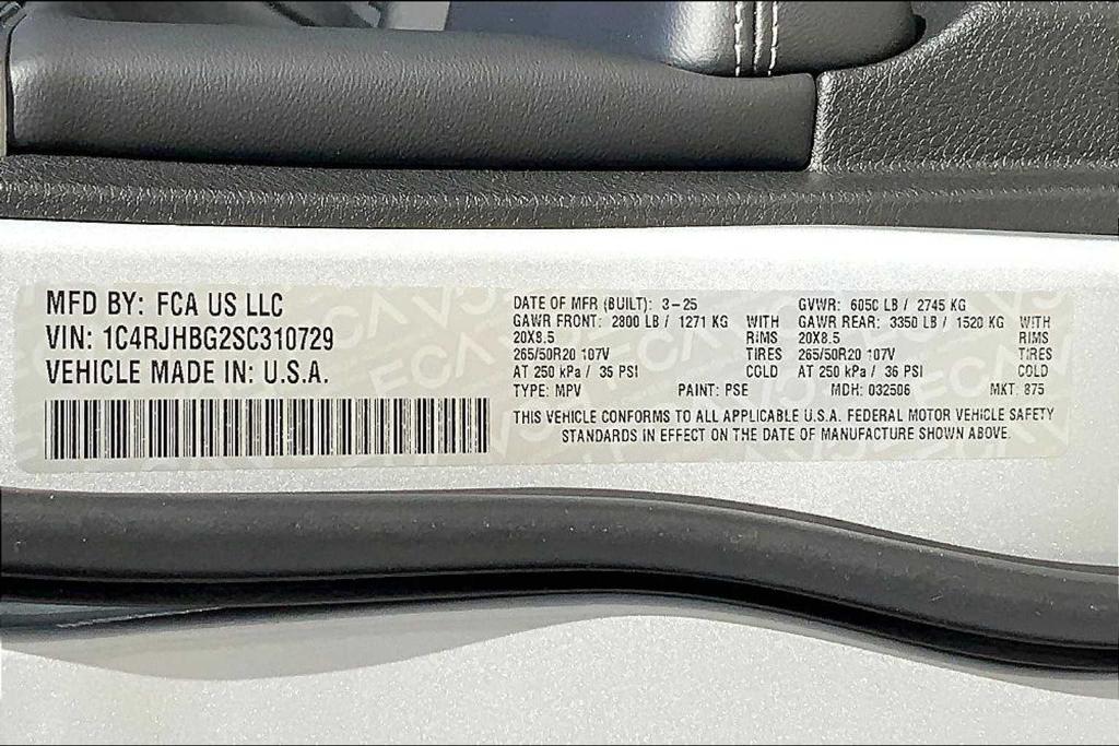 new 2025 Jeep Grand Cherokee car, priced at $54,030