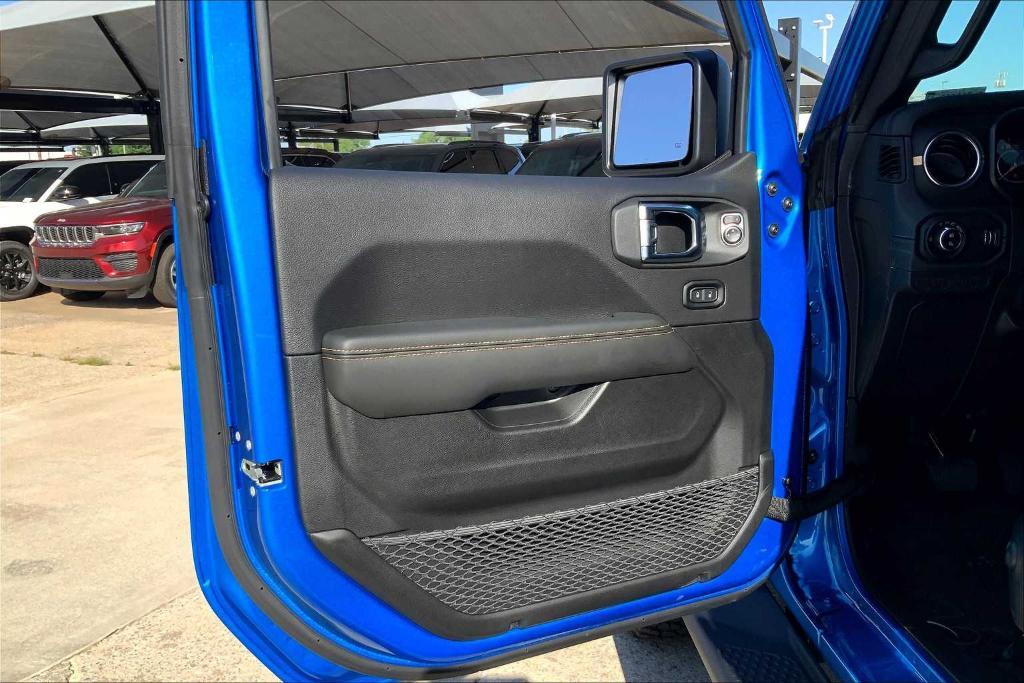 new 2025 Jeep Gladiator car, priced at $41,525