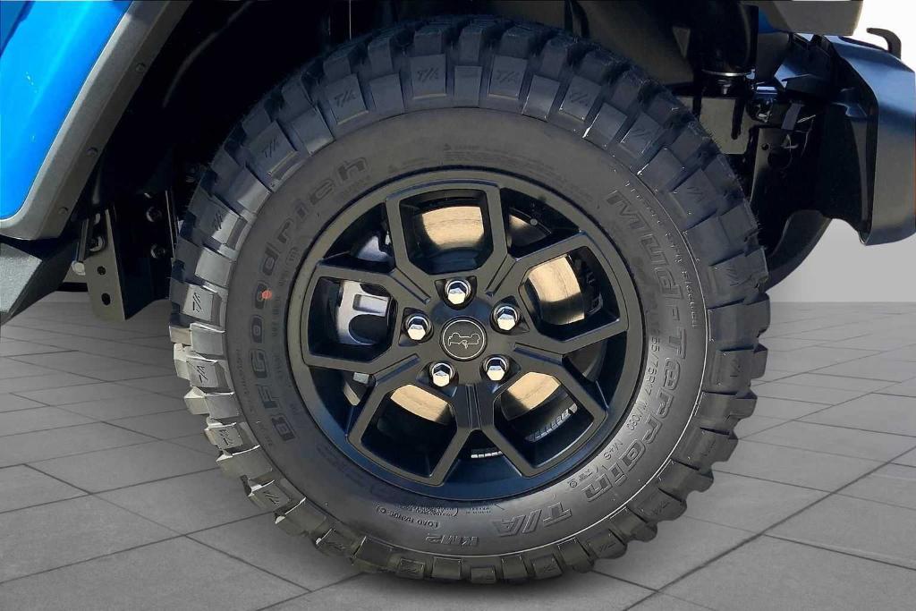 new 2025 Jeep Gladiator car, priced at $41,525