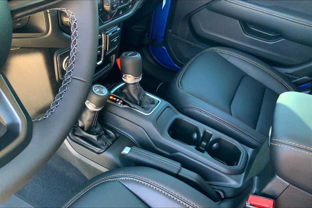 new 2025 Jeep Gladiator car, priced at $41,525