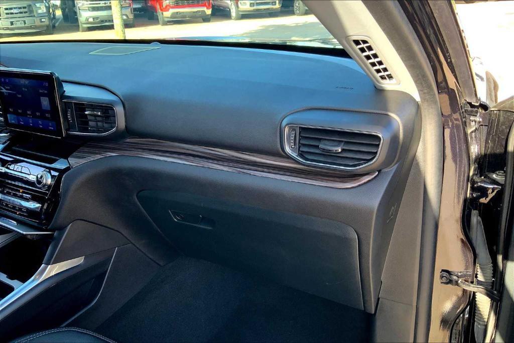 used 2024 Ford Explorer car, priced at $31,333
