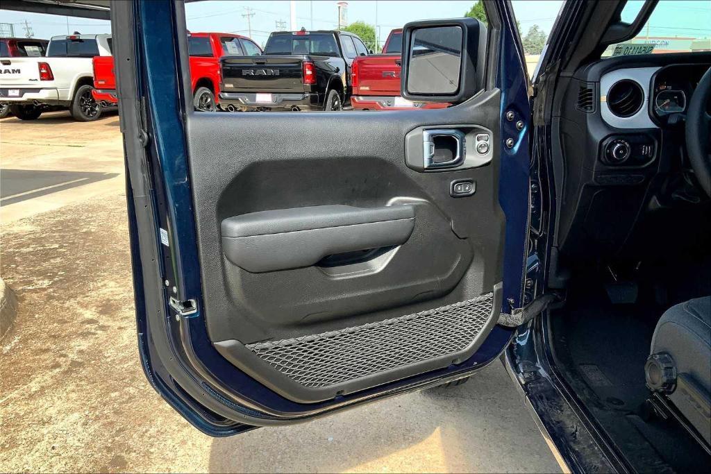 new 2025 Jeep Wrangler car, priced at $50,661