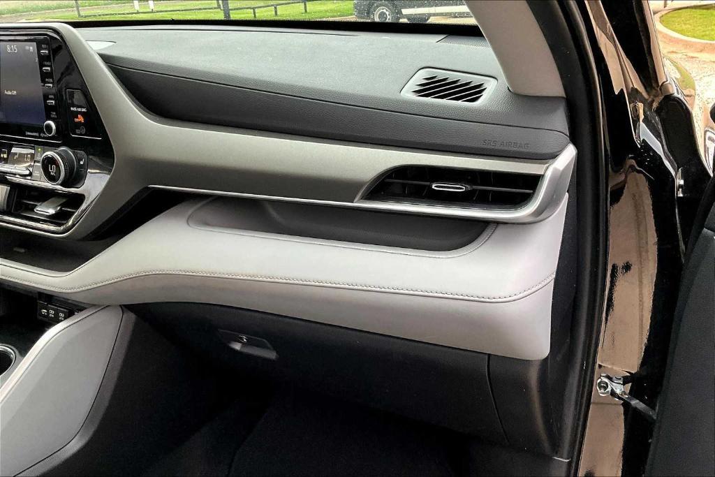 used 2021 Toyota Highlander Hybrid car, priced at $31,591