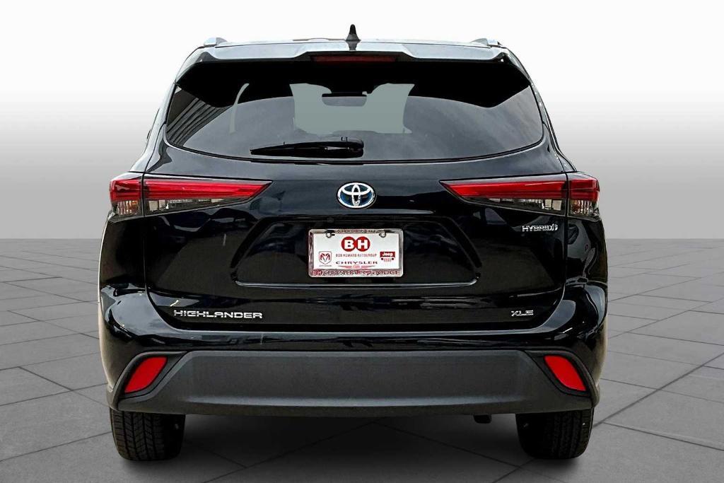 used 2021 Toyota Highlander Hybrid car, priced at $31,591