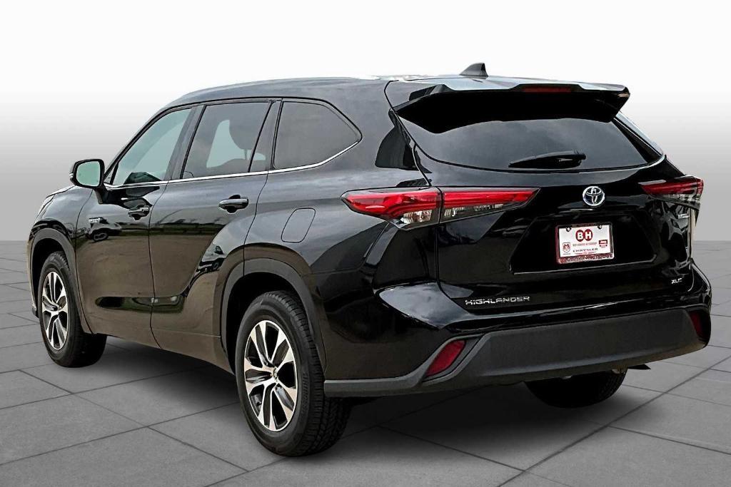 used 2021 Toyota Highlander Hybrid car, priced at $31,591