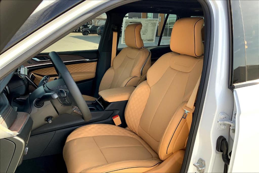 new 2025 Jeep Grand Cherokee car, priced at $53,630
