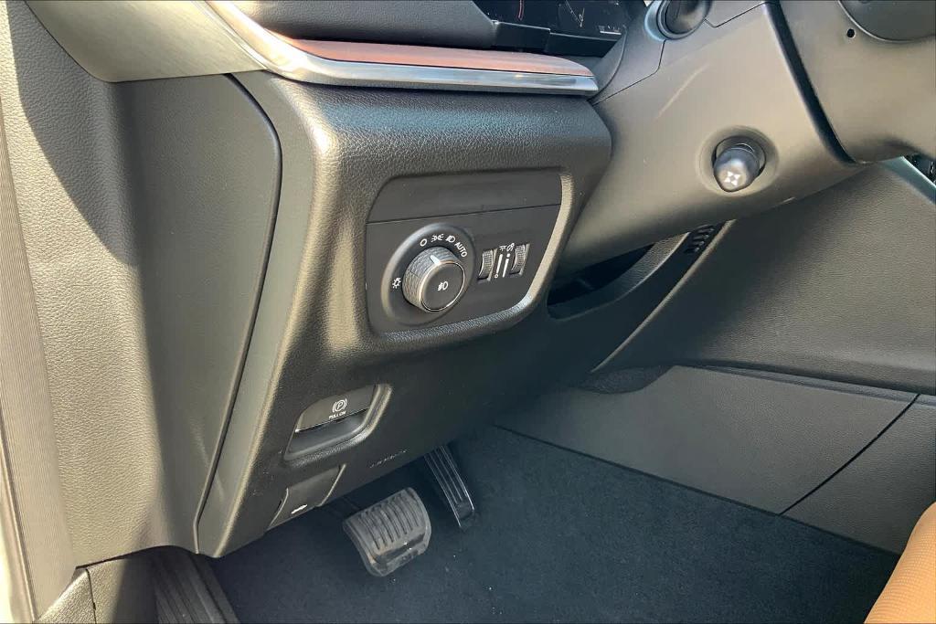 new 2025 Jeep Grand Cherokee car, priced at $53,630