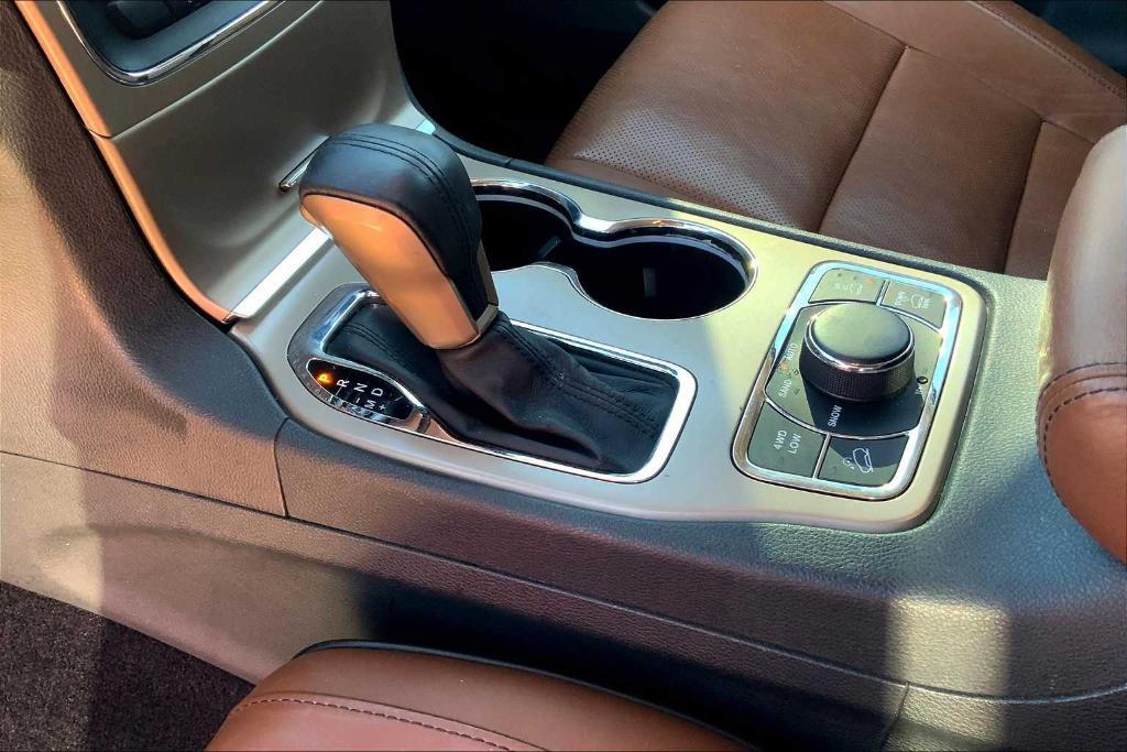 used 2016 Jeep Grand Cherokee car, priced at $15,914