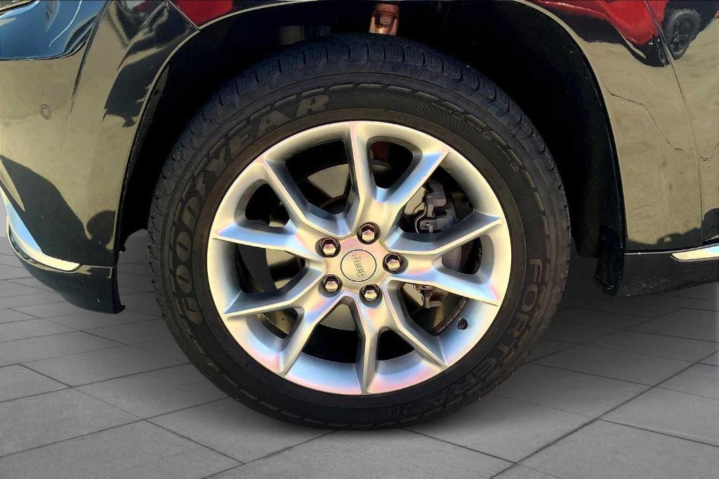 used 2016 Jeep Grand Cherokee car, priced at $15,914