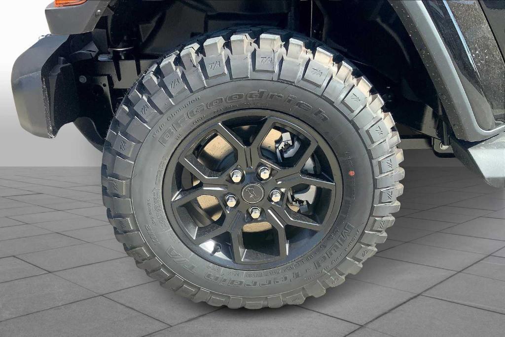 new 2025 Jeep Gladiator car, priced at $41,277