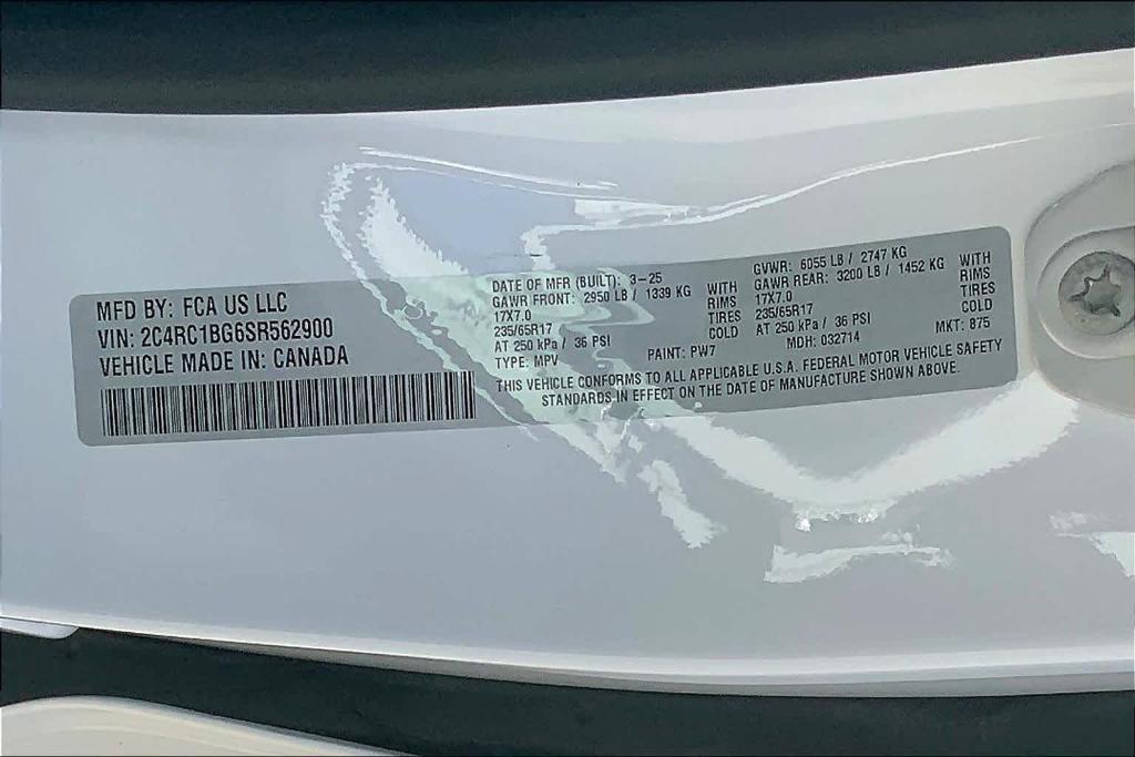 new 2025 Chrysler Pacifica car, priced at $35,745