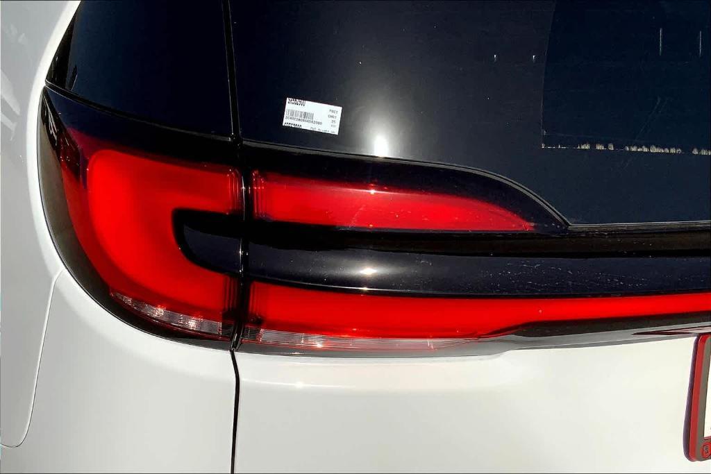 new 2025 Chrysler Pacifica car, priced at $35,745