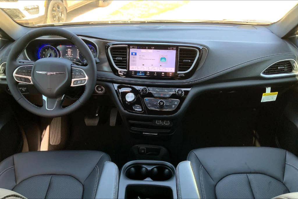 new 2025 Chrysler Pacifica car, priced at $35,745