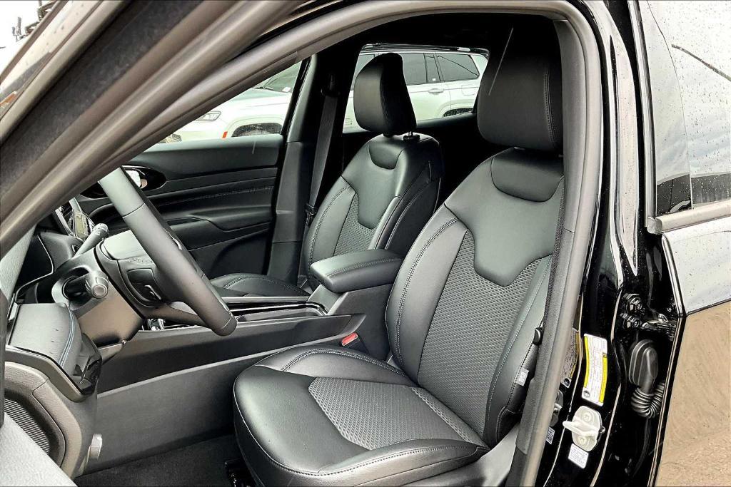 new 2025 Jeep Compass car, priced at $27,375